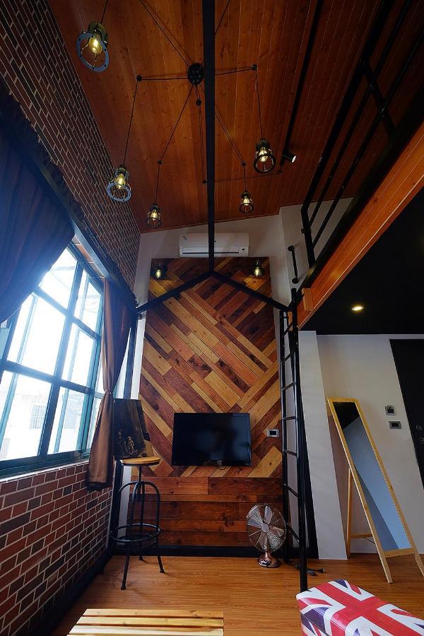 Loft Wo Design Inn Tainan Exteriör bild