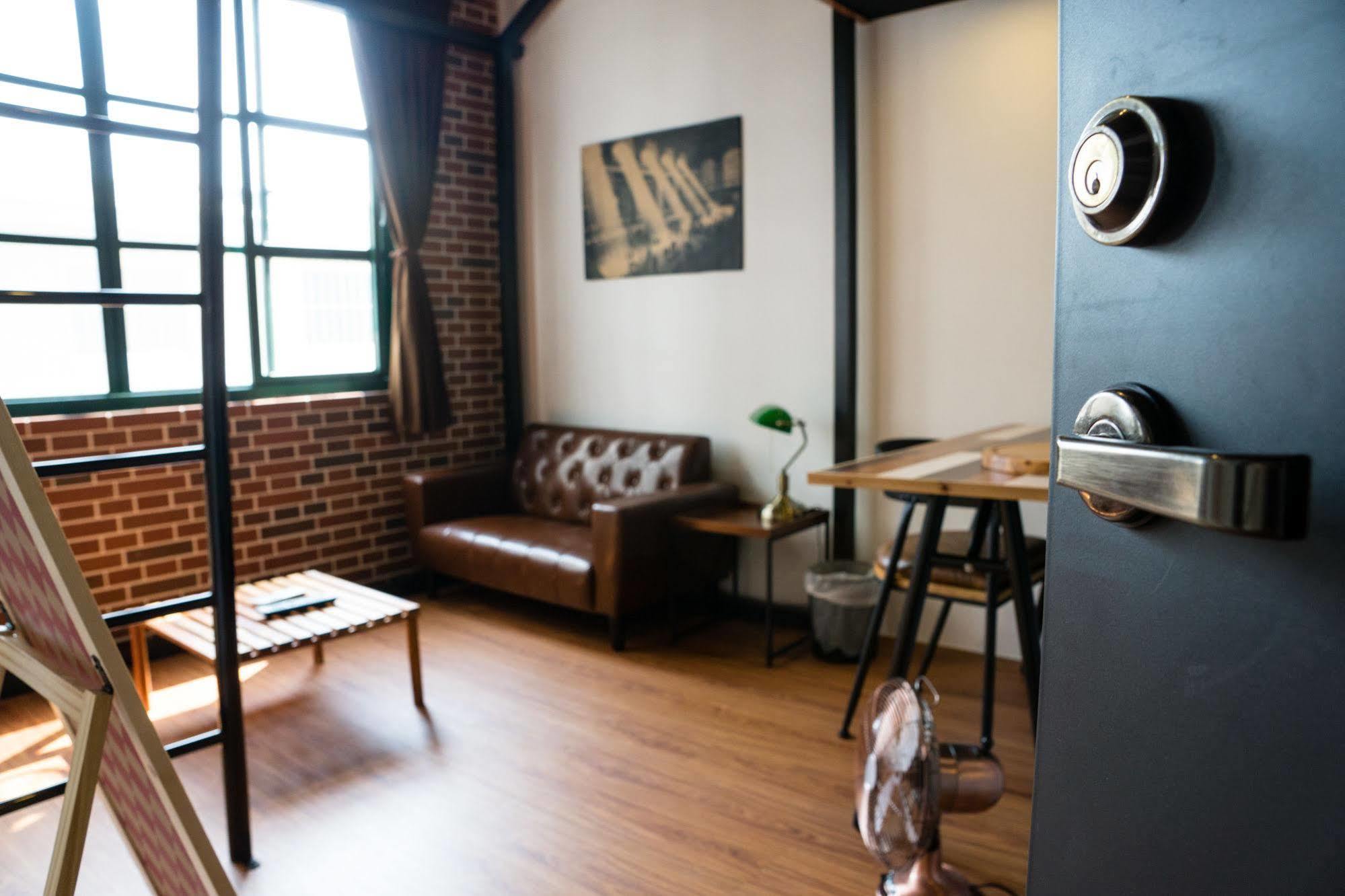 Loft Wo Design Inn Tainan Exteriör bild