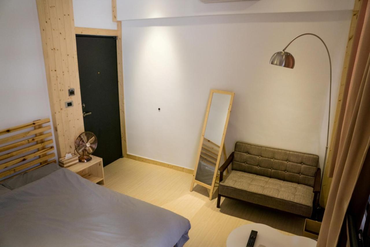 Loft Wo Design Inn Tainan Exteriör bild