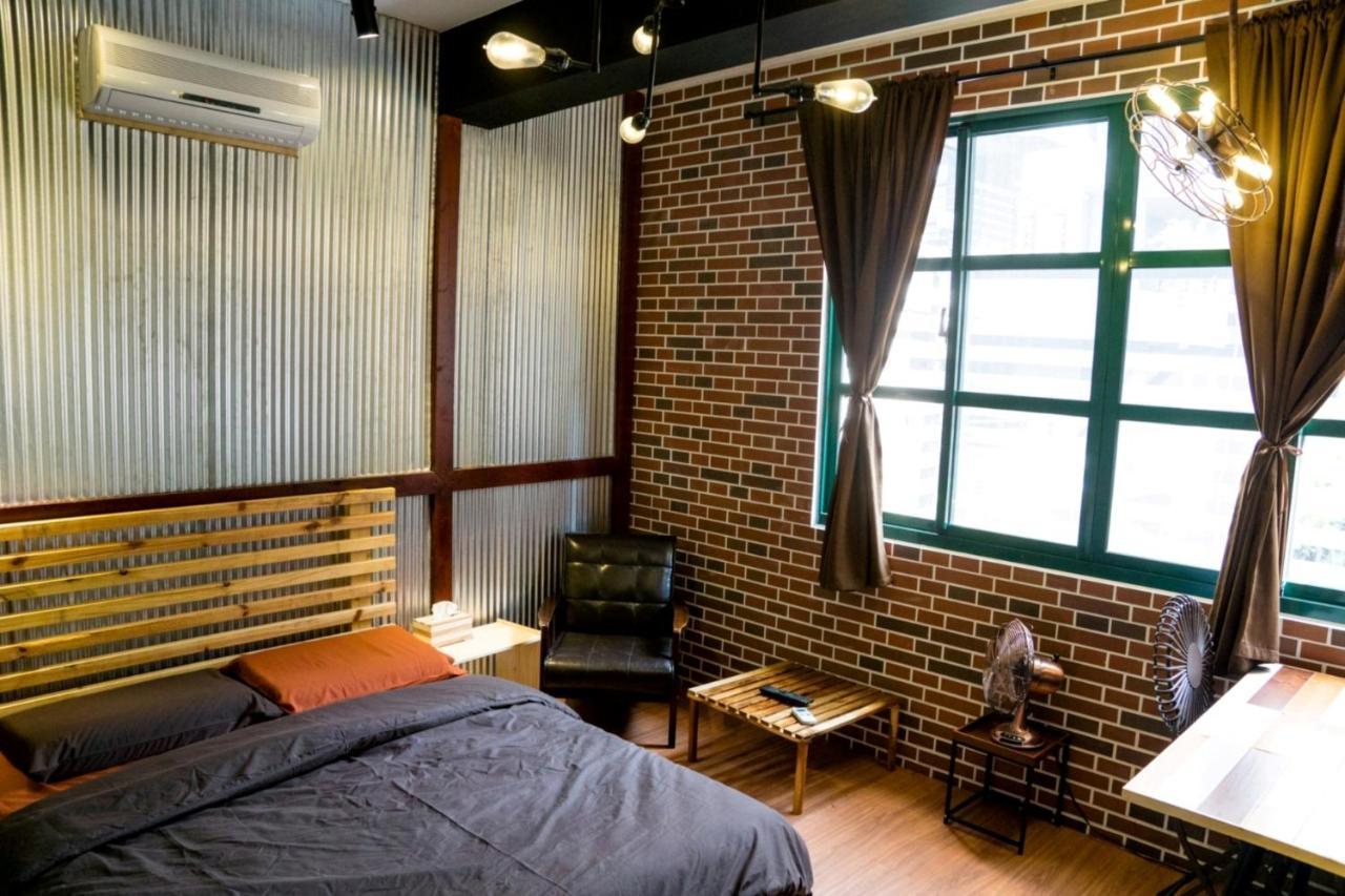 Loft Wo Design Inn Tainan Exteriör bild